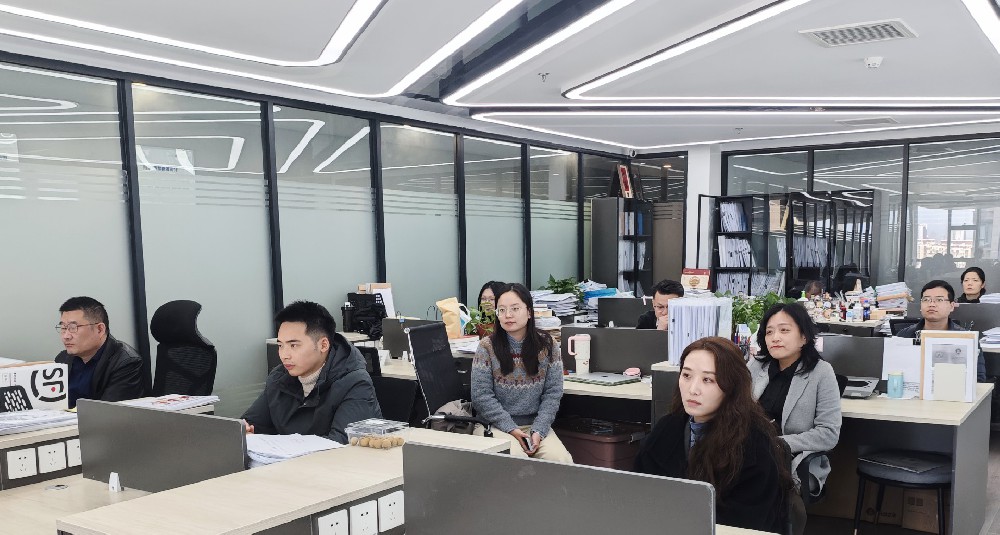 “律师与当事人沟通技巧”专题培训，暨11月生日会