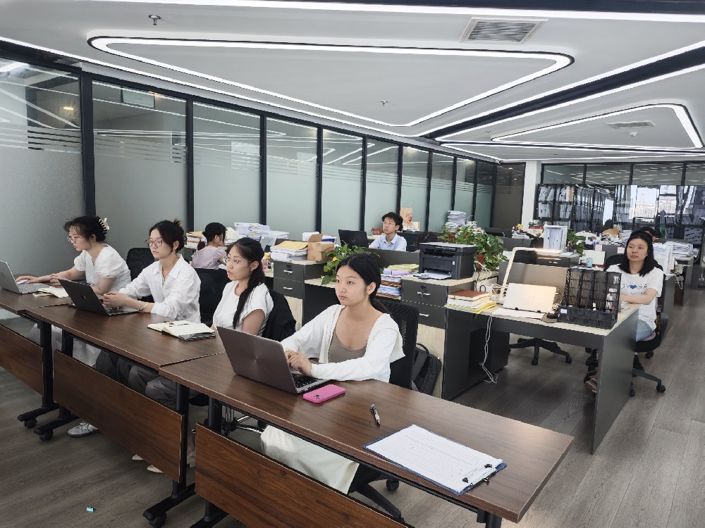 专业筑基 温情聚力 | 泛华律所举办产品责任纠纷专题研修暨集体生日会